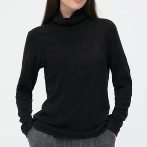 UNIQLO Heat Tech Fleece Turtleneck Long Sleeve Thermal Top